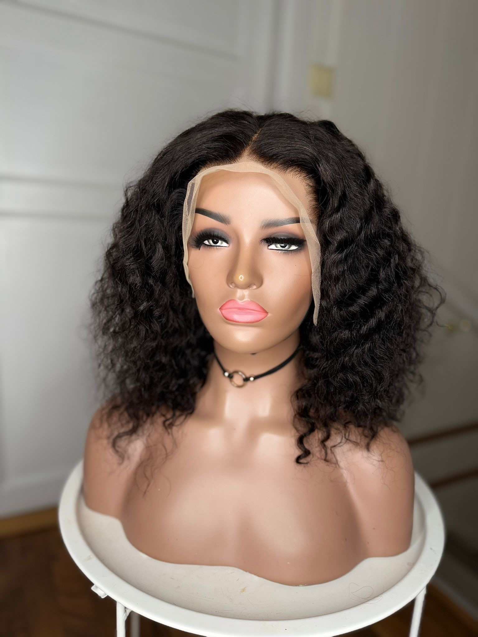 Krøllete bob lace front-parykk